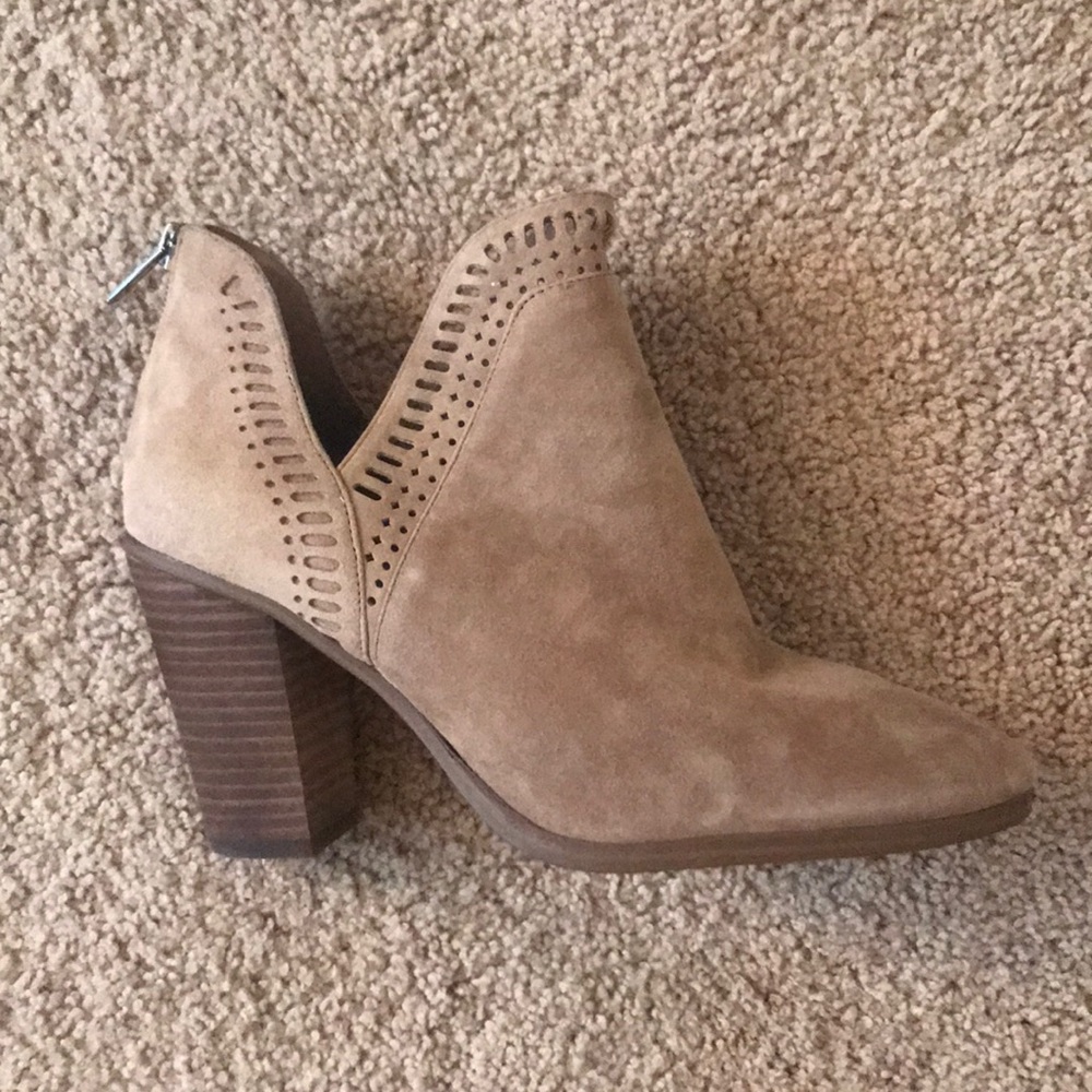 Beige Vince Camuto booties - Picture 1 of 3